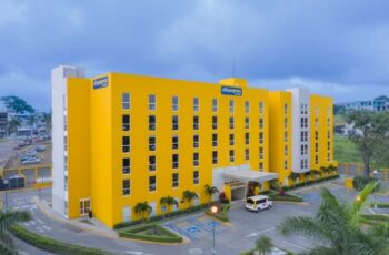 HOTELES BUSCA TRABAJADORES